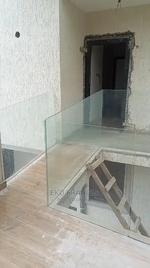 WINDOWS Glass