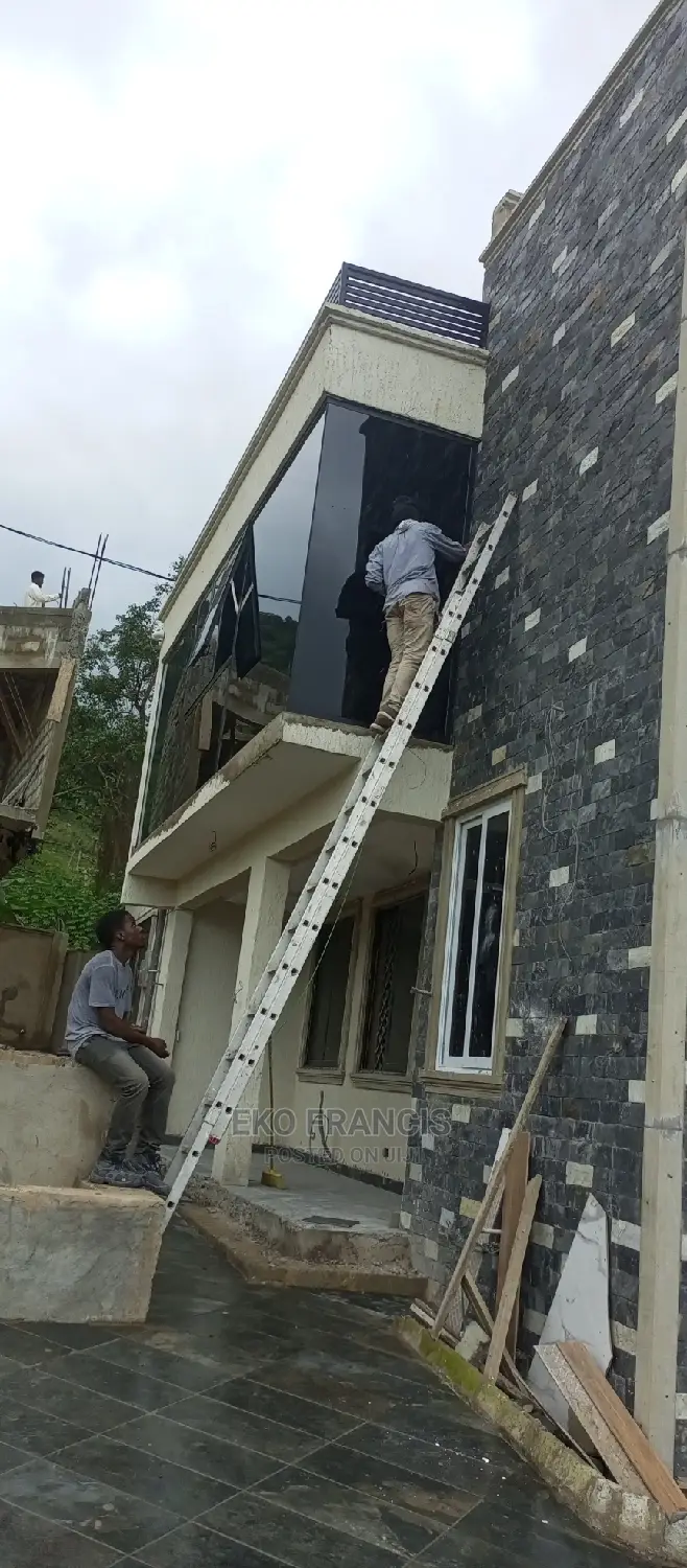 WINDOWS Glass