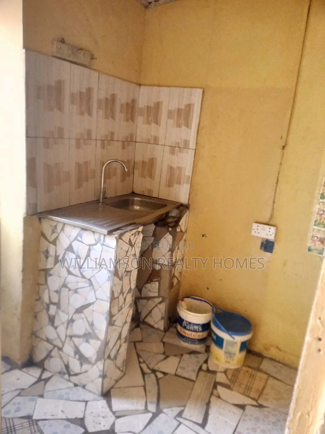 1bdrm Apartment in Community 18 Area, Spintex for rent