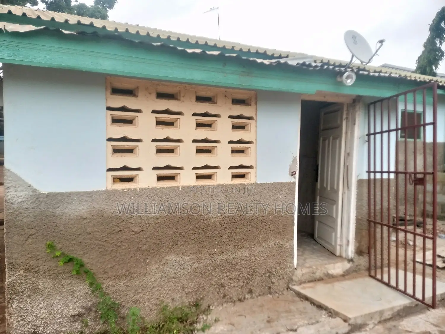 1bdrm Apartment in Kotobabi Main Road, Spintex for rent