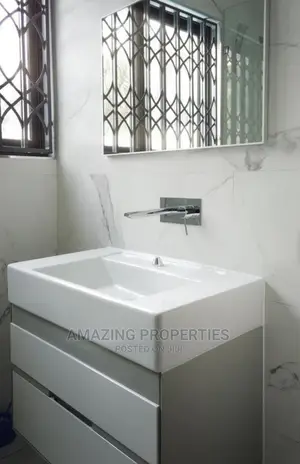 5bdrm House in East Legon for Rent