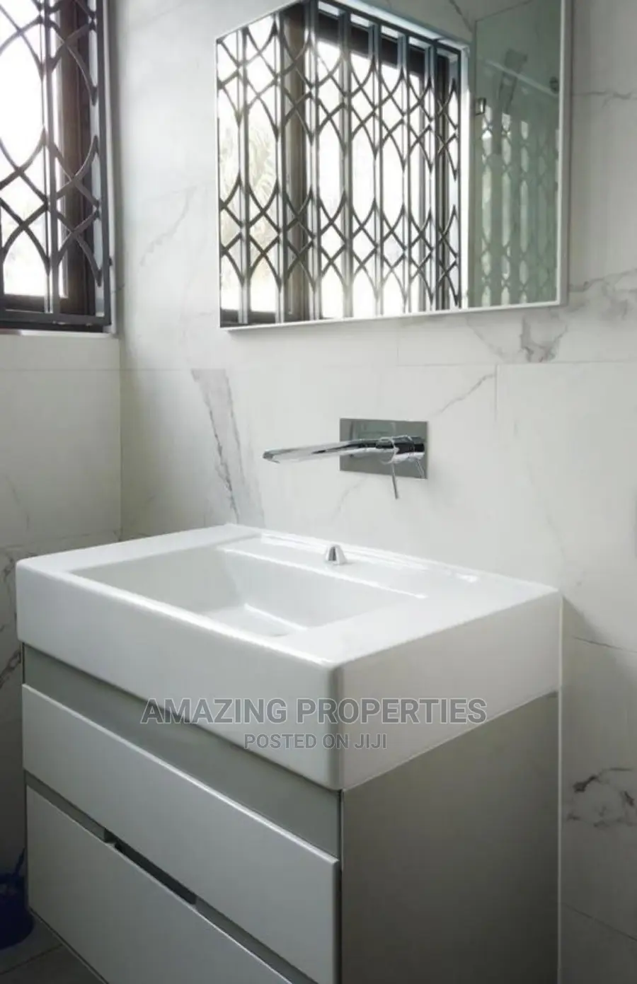 5bdrm House in East Legon for Rent