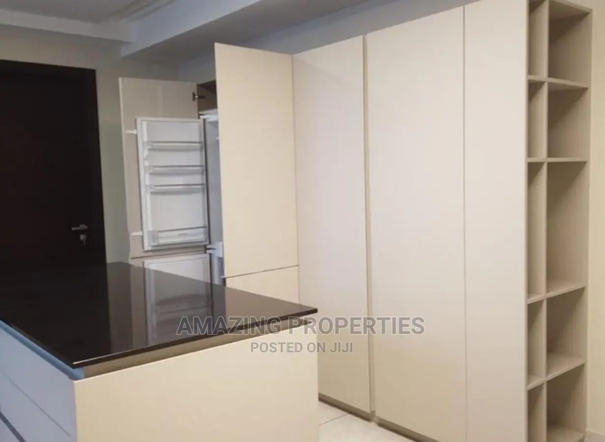5bdrm House in East Legon for Rent