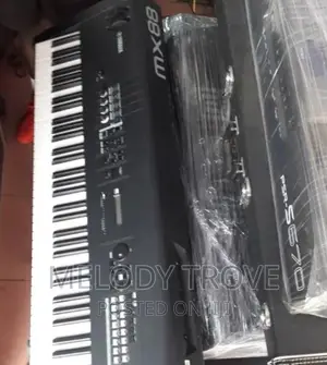 Yamaha MX88 Keyboard