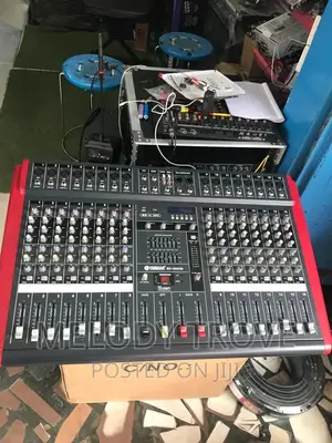 Yamaha BIX 1600 (16 Channel Powered Mixer)