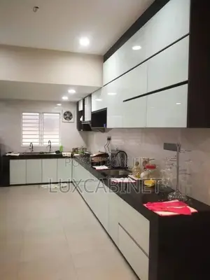 Customize Kitchen Cabinets