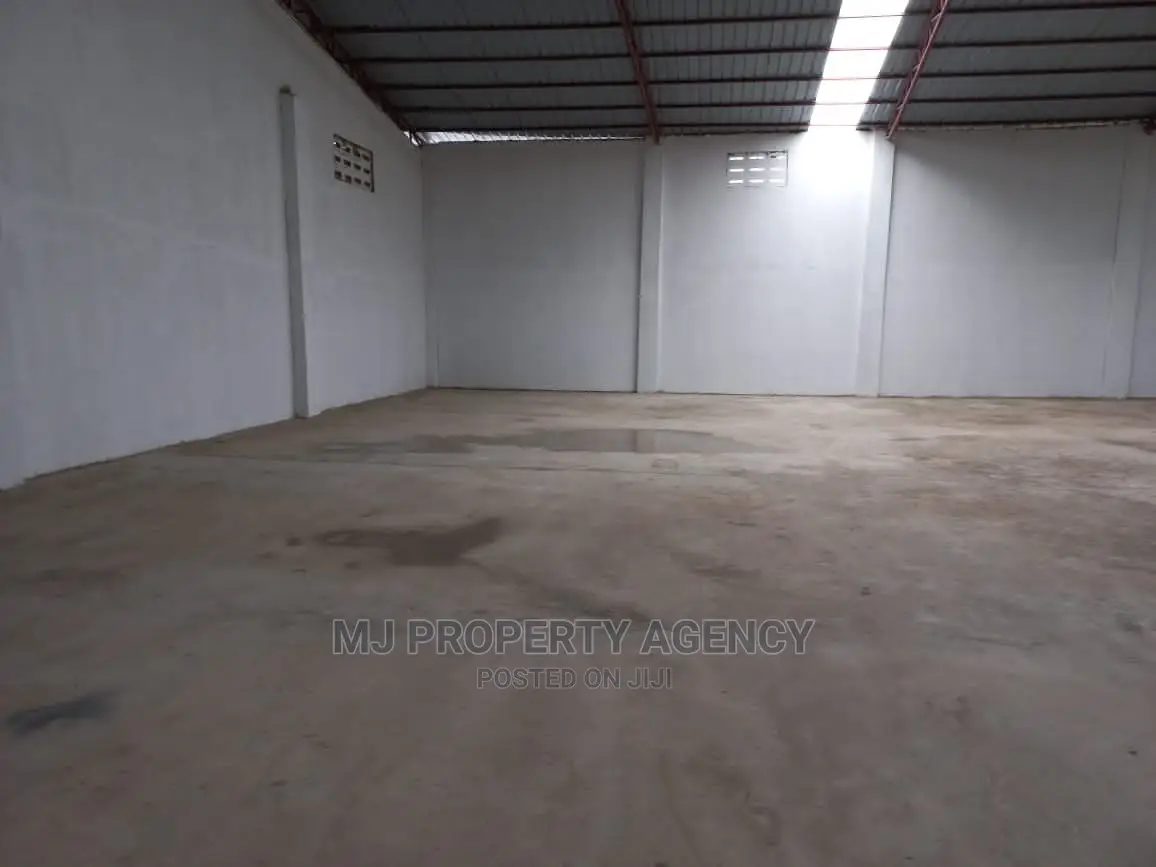 800 SQM Warehouse at North Industrial Area