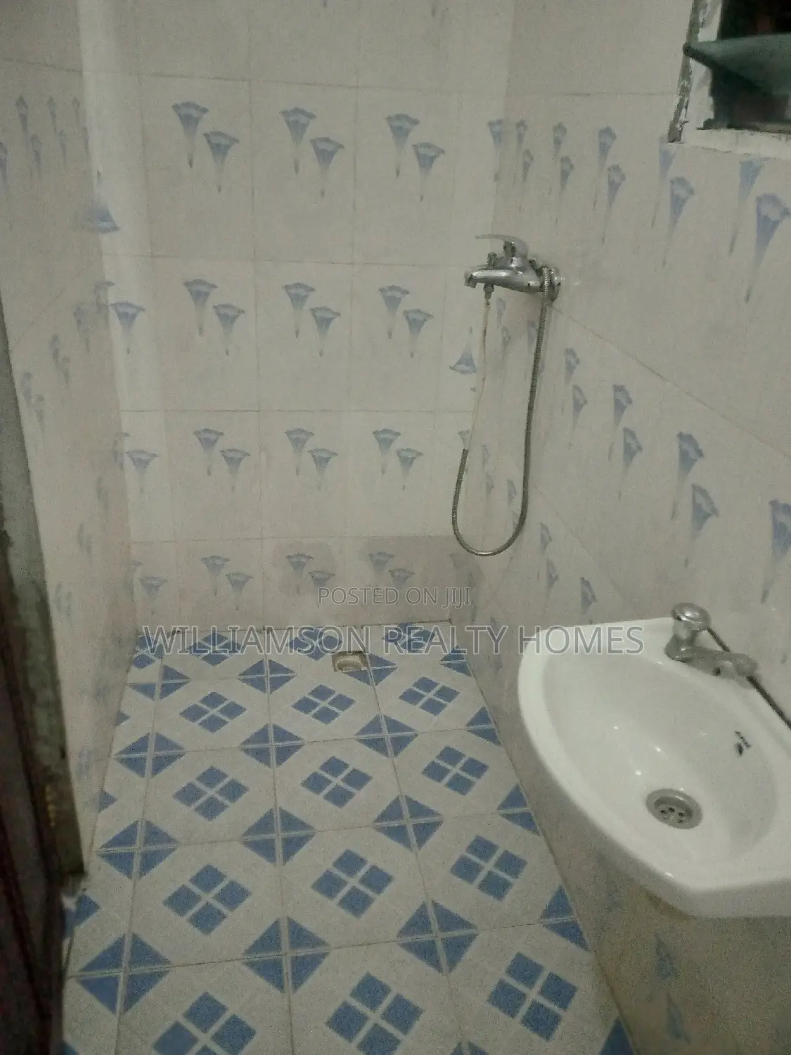1bdrm Apartment in Community 18 Baptist, Spintex for rent