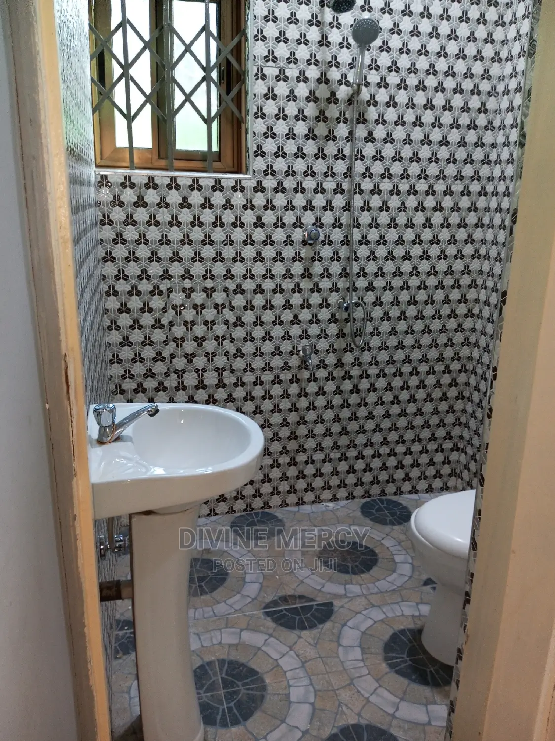 1bdrm Apartment in Obum Road, Awutu Senya West for rent