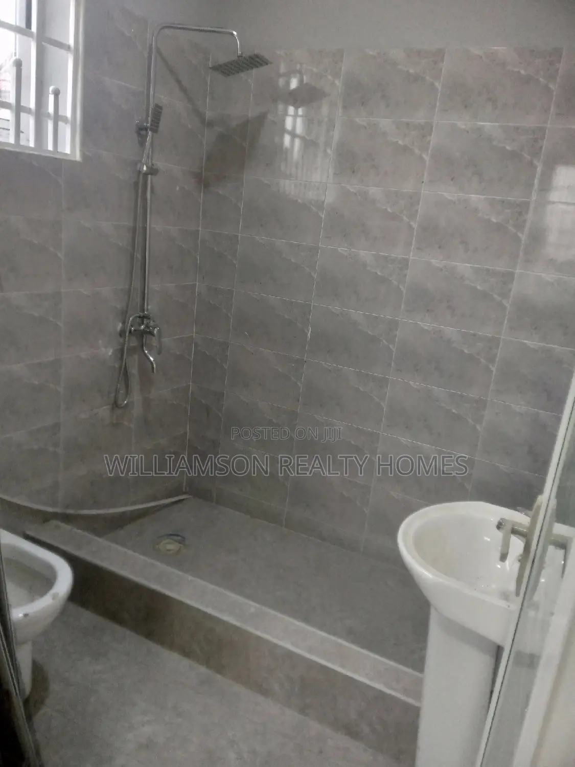 2bdrm Apartment in Hfc Estate, Spintex for rent