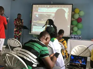 Projector(Gh400) + Screen(Gh200) Rentals in Tema and Accra