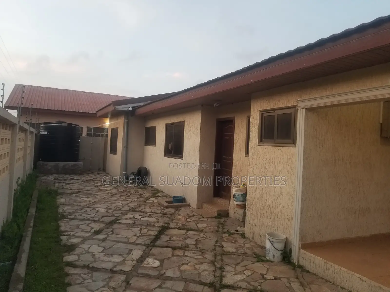 3bdrm House in Suadom Properties, Baatsona Total for rent