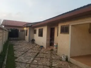 3bdrm House in Suadom Properties, Baatsona Total for rent