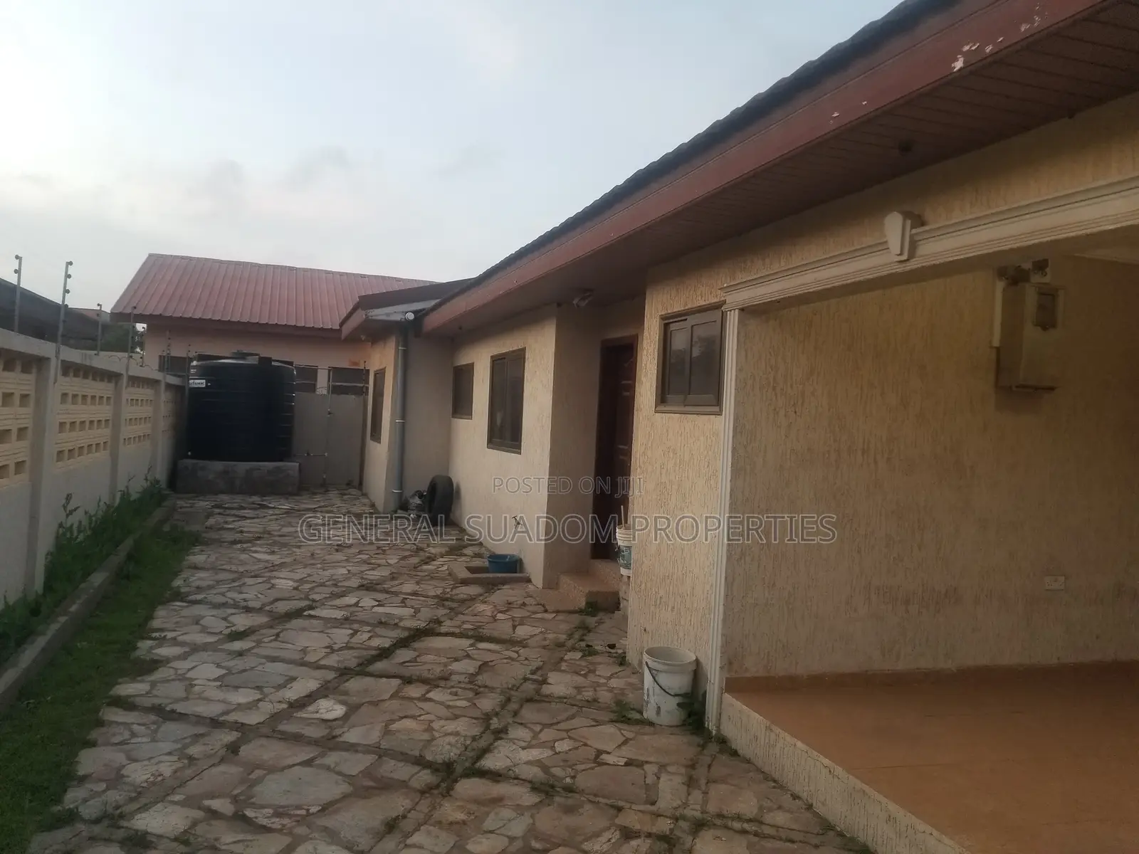 3bdrm House in Suadom Properties, Baatsona Total for rent
