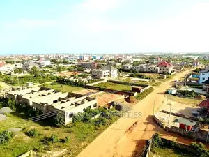 For Sale 6 and Half Plot Tittle and Registered Commenity 25,