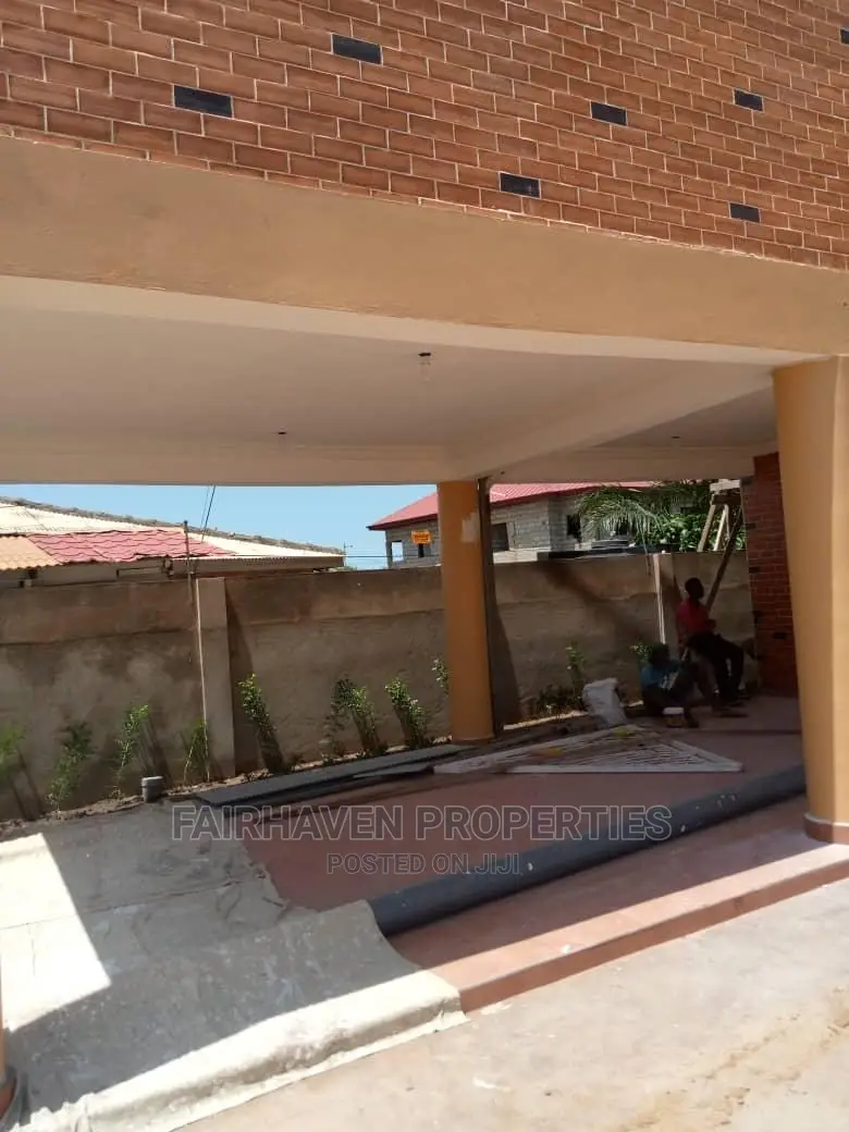 3bdrm Apartment in Tseaddo, Labadi for rent