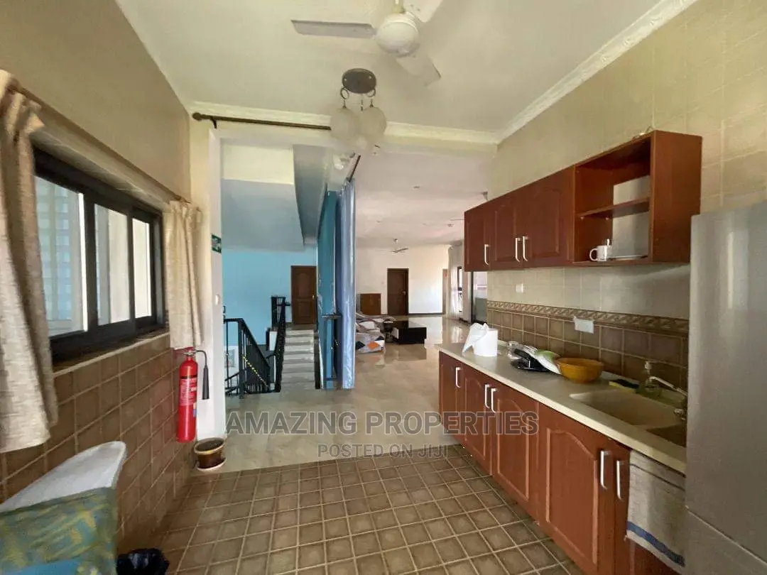 Furnished 8bdrm House in East Legon for Rent
