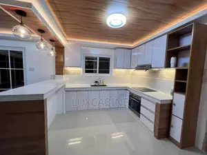 Customize Kitchen Cabinets