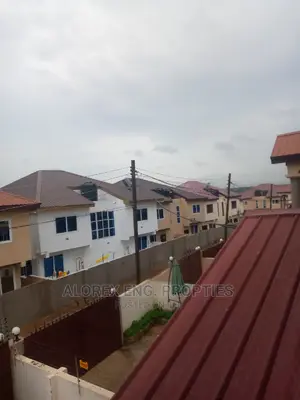3bdrm House in Self Compound, Oyarifa for rent