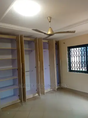3bdrm House in Self Compound, Oyarifa for rent