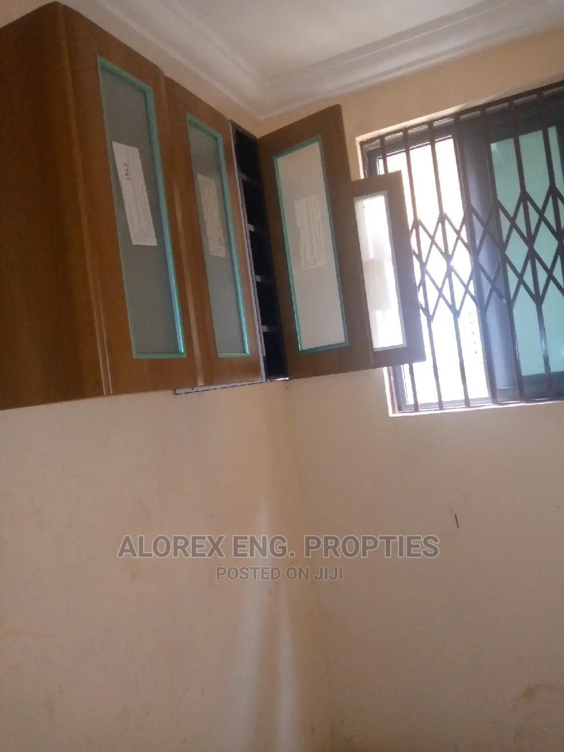 3bdrm House in Self Compound, Oyarifa for rent