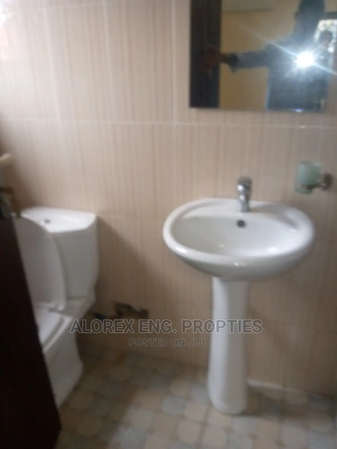 3bdrm House in Self Compound, Oyarifa for rent