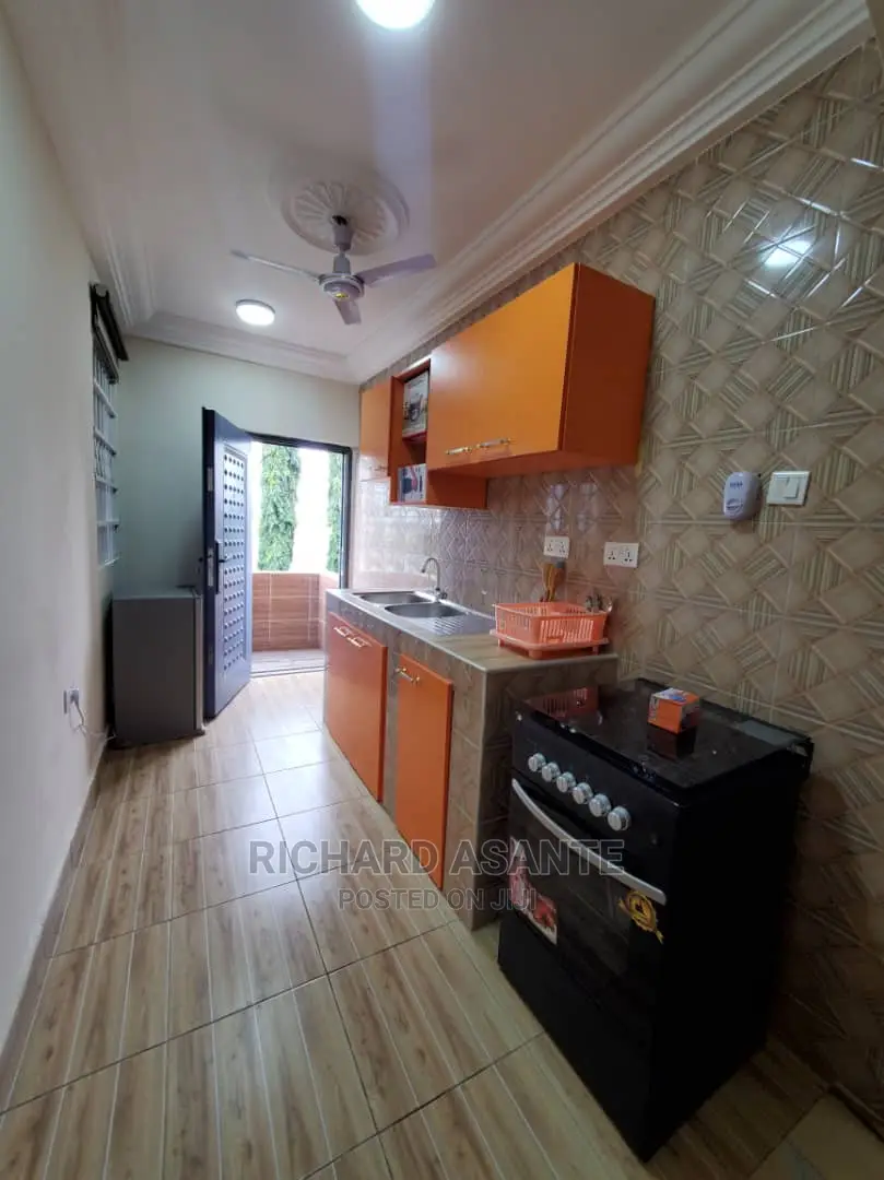 Exctv Bedroom With Kitchen, Heater in Bathroom at Pokuase