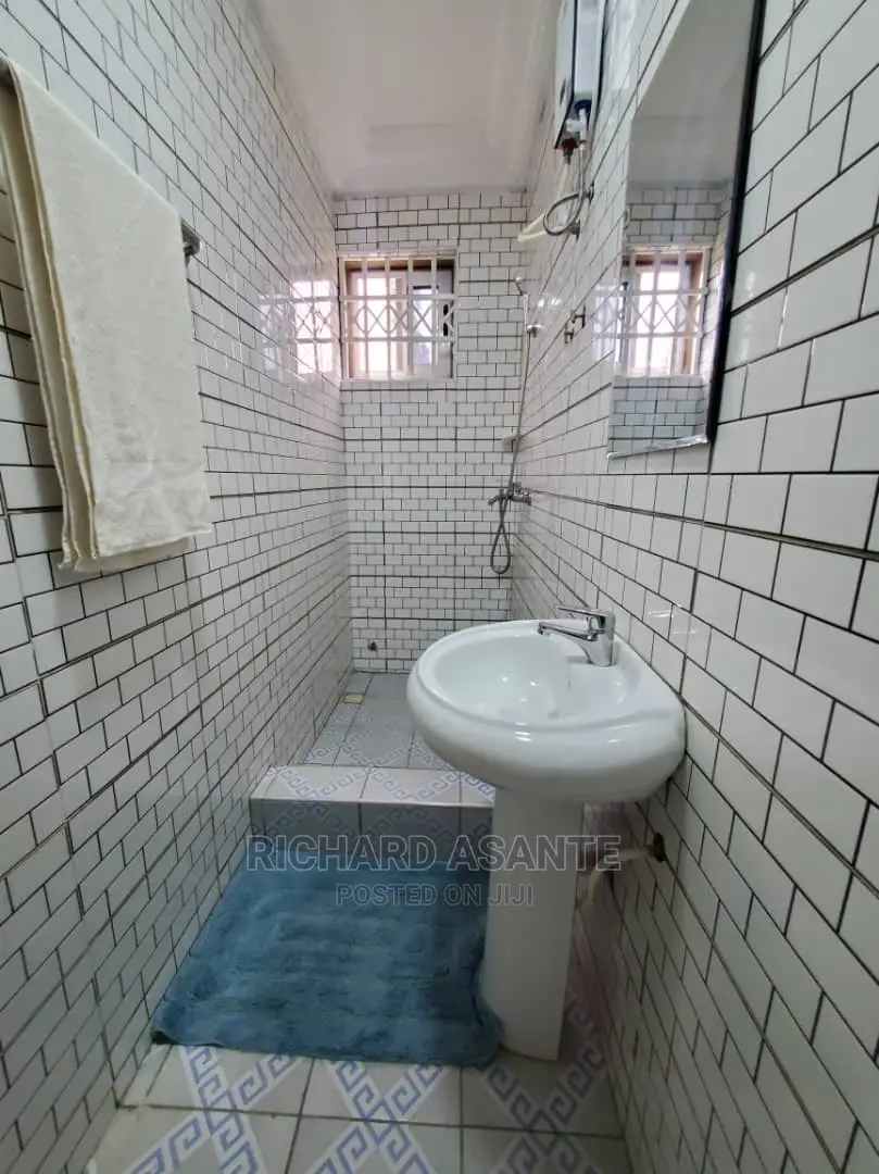 Exctv Bedroom With Kitchen, Heater in Bathroom at Pokuase