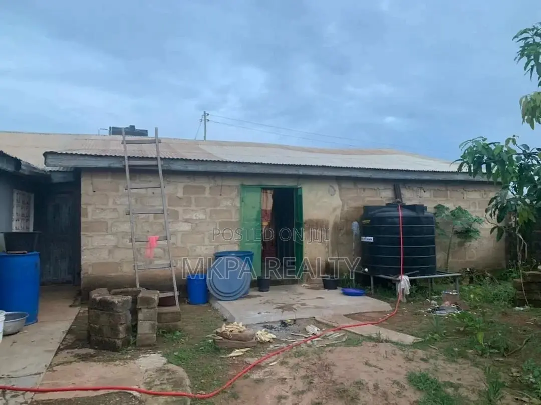 10bdrm House in Nkpa Properties, Tamale Municipal for sale