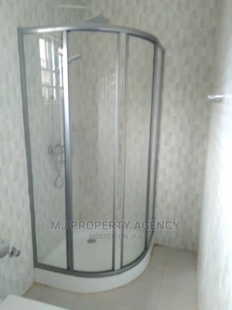 Furnished 3bdrm House in Devtraco Estate, Tema Metropolitan for sale