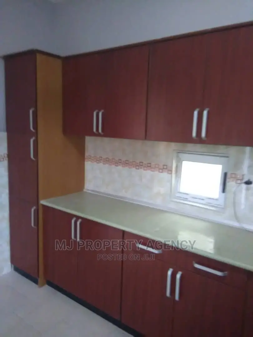 Furnished 3bdrm House in Devtraco Estate, Tema Metropolitan for sale