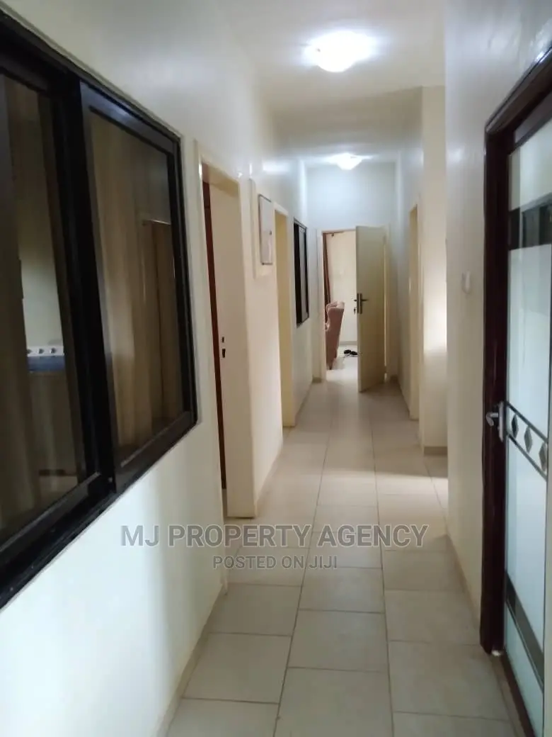 Furnished 3bdrm House in Devtraco Estate, Tema Metropolitan for sale