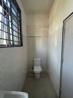 3bdrm Apartment in E a Propertis, Coffee Shop Area for Rent