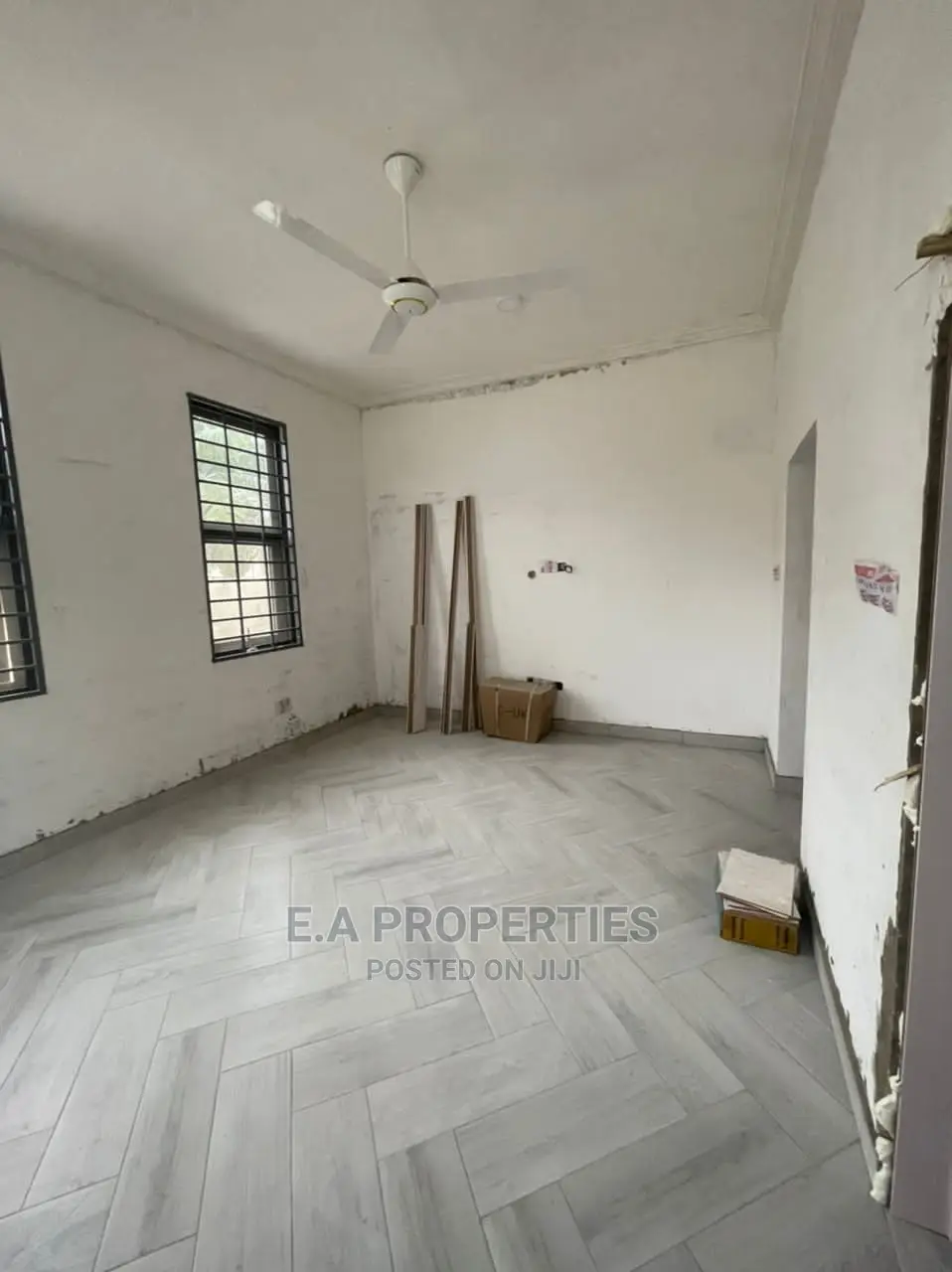 3bdrm Apartment in E a Propertis, Coffee Shop Area for Rent