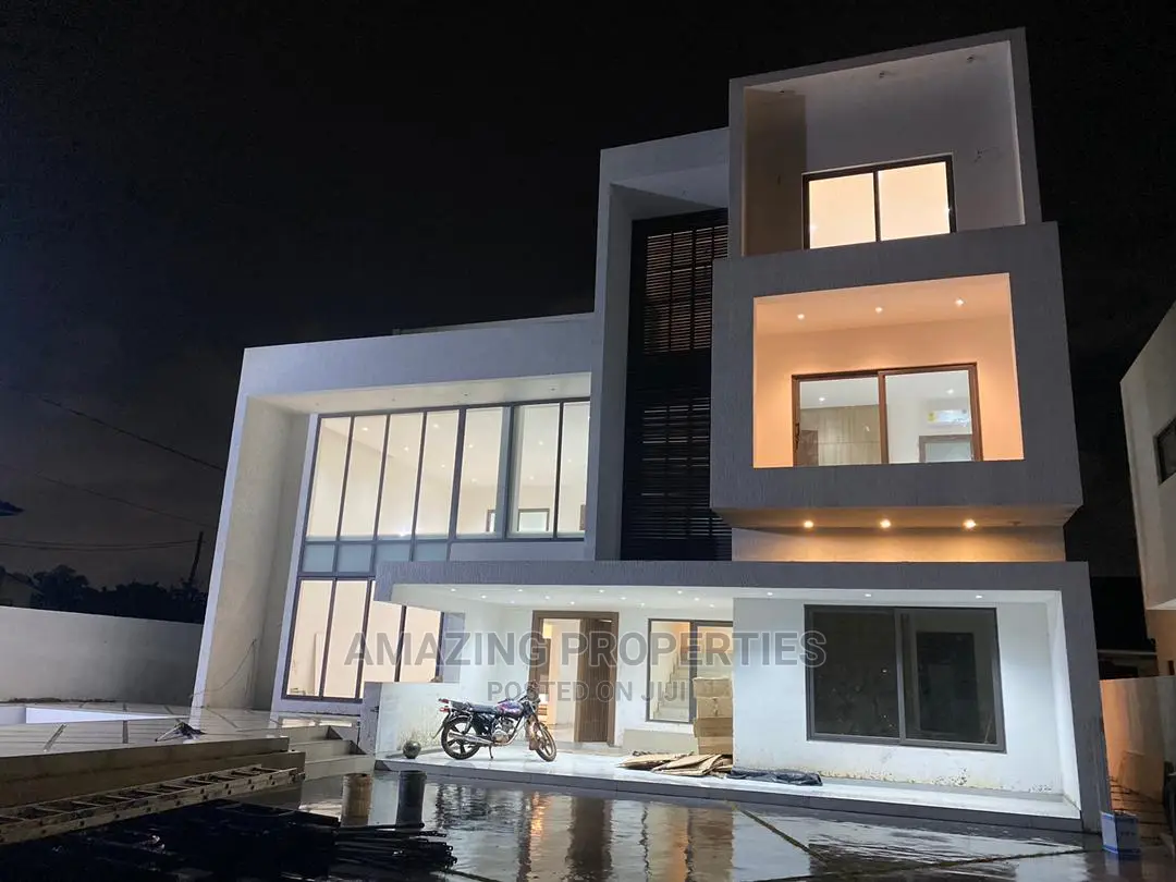 5bdrm House in East Legon for Sale