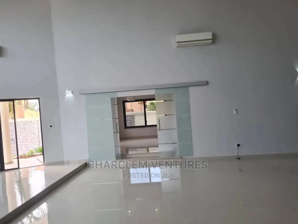 4bdrm Duplex in Priscilla Agent, East Legon for Sale