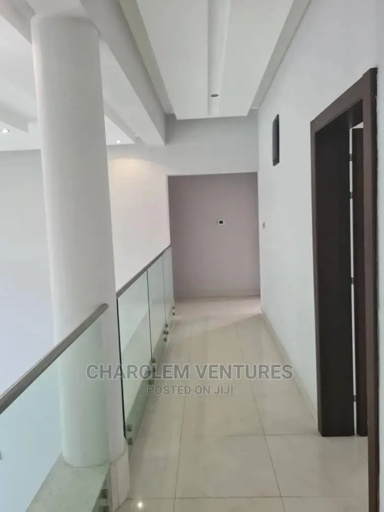 4bdrm Duplex in Priscilla Agent, East Legon for Sale