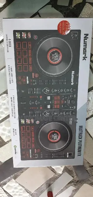 Numark Mixtrack Platinum FX