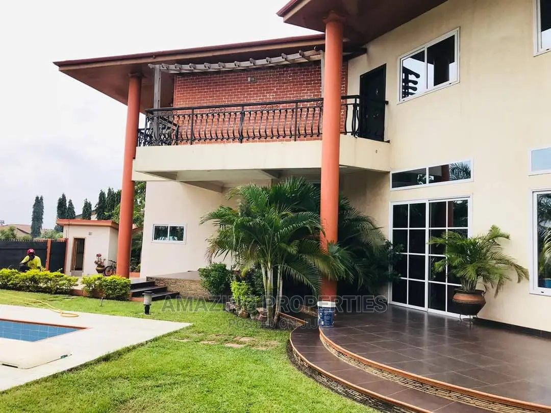 5bdrm House in Adjiringanor, Adjiriganor for Sale