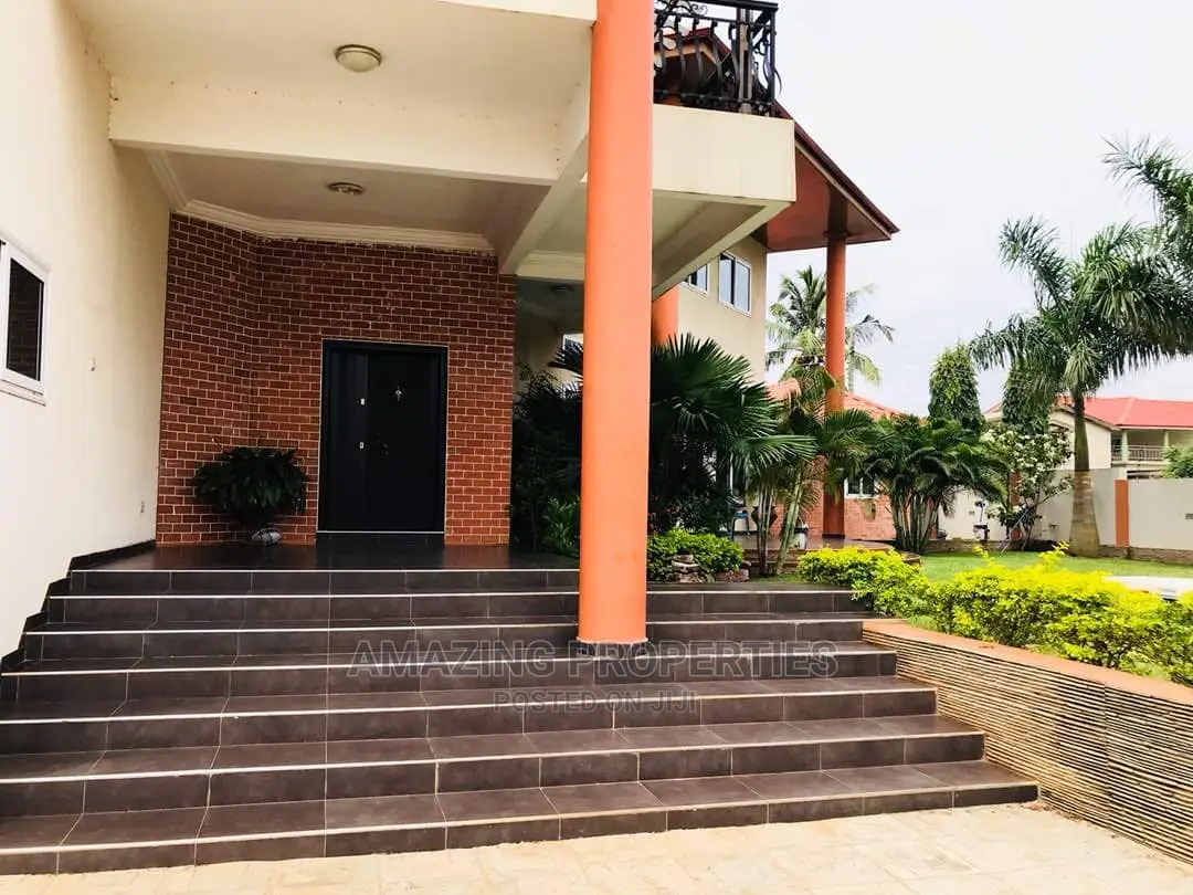 5bdrm House in Adjiringanor, Adjiriganor for Sale
