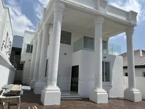 4bdrm Duplex in Accra Metropolitan for Sale