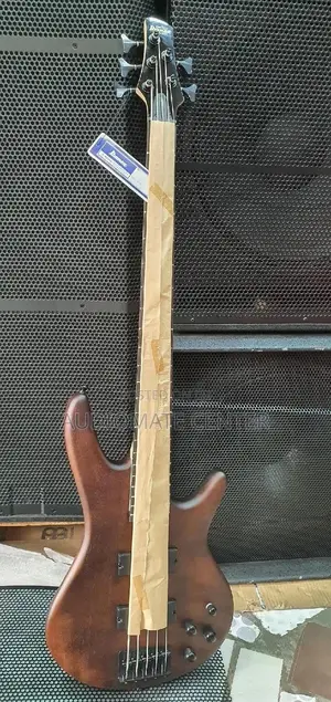 Ibanez Soundgear Active Bass Guiter