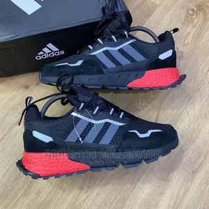 Adidas Sneaker