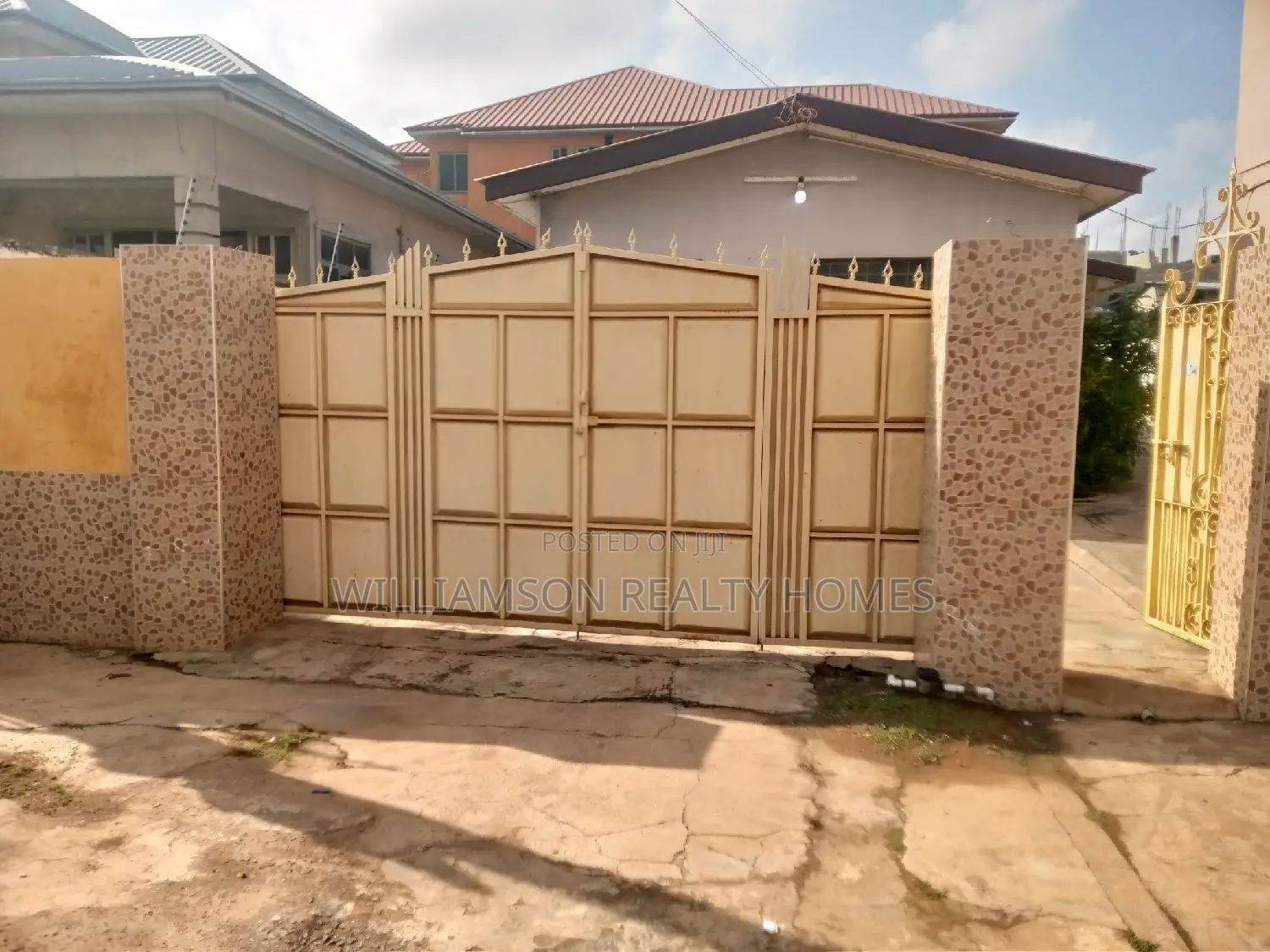 3bdrm House in Community 18, Spintex for rent