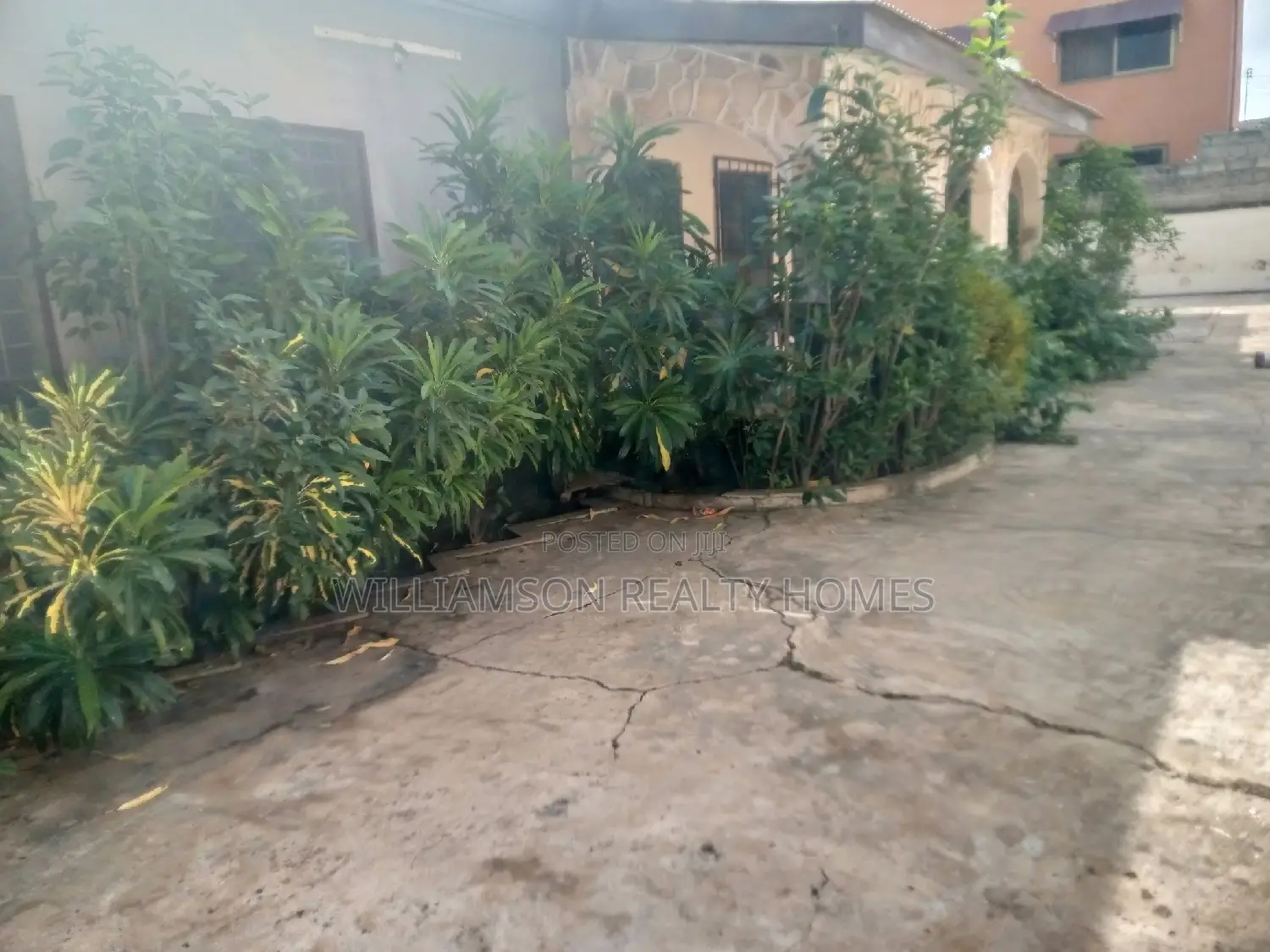 3bdrm House in Community 18, Spintex for rent