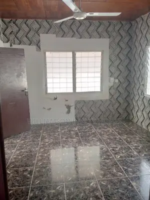 3bdrm House in Community 18, Spintex for rent