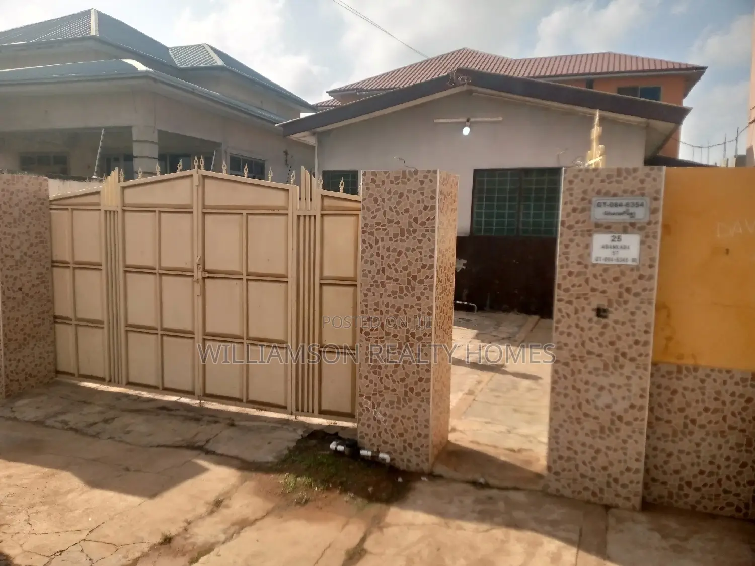 3bdrm House in Community 18, Spintex for rent