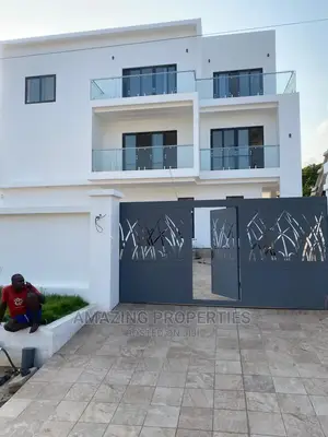 5bdrm House in Airport Residential Area for Sale