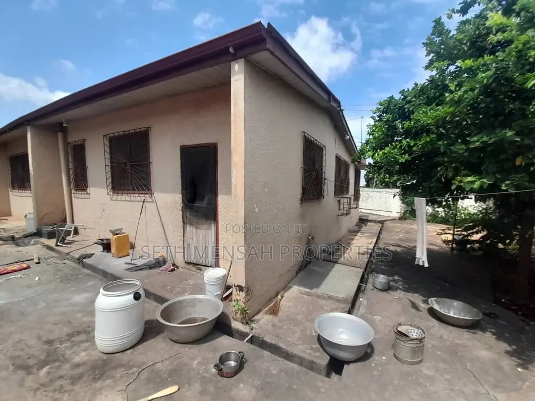 5bdrm House in 5 Bedroom House for for Sale