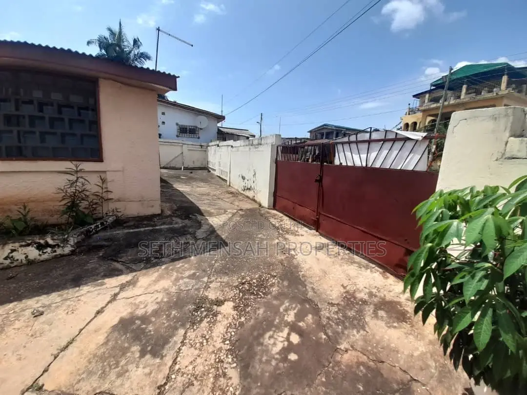 5bdrm House in 5 Bedroom House for for Sale